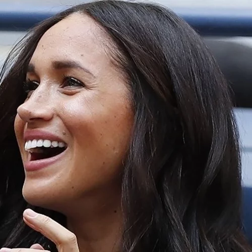 Η Meghan Markle διάβασε τα αγαπημένα της παραμύθια στο Νοσοκομείου Παίδων του Λος Άντζελες