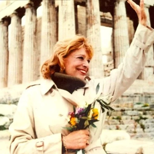 76 χρόνια πριν | Η πρώτη φωτογραφία της Μελίνας Μερκούρη από την παράσταση "Λεωφορείον ο πόθος"