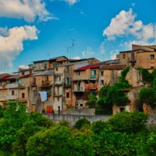 Χωριό της Σικελίας ετοιμάζεται να δημοπρατήσει 20 σπίτια με μόλις 2 ευρώ το καθένα