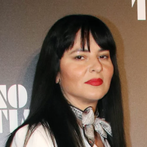 Η Ζενεβιέβ Μαζαρί σε οικογενειακές διακοπές στα Κουφονήσια - η κόρη της έχει ήδη το fashion sense της μαμάς της