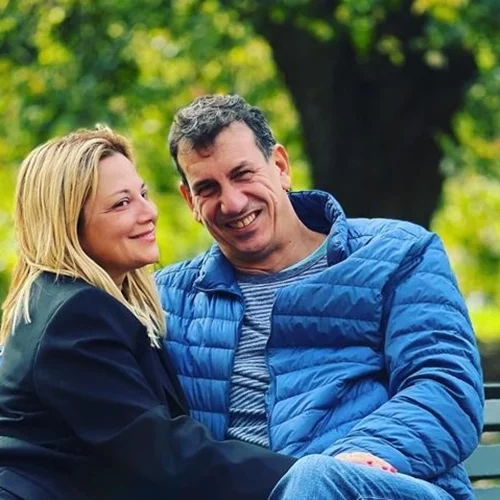 Νάνσυ Ζαμπέτογλου & Νάσος Γαλακτερός | Περήφανοι για την κόρη τους Σοφία που παρέλασε στο σχολείο της