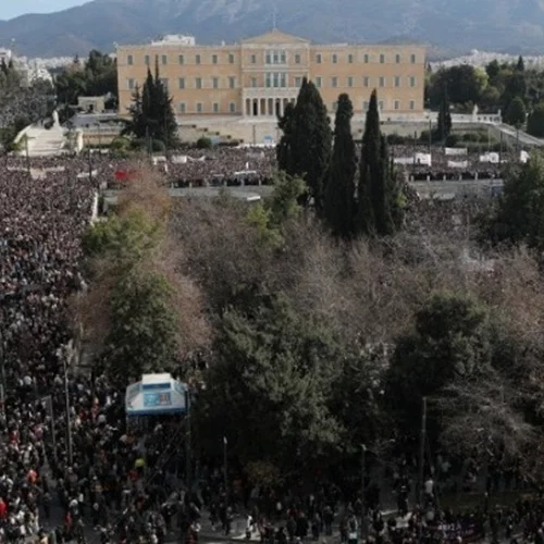 Εκατοντάδες συλλαλητήρια σε Ελλάδα και εξωτερικό για τα Τέμπη - Ποιοι απεργούν, πώς θα κινηθούν τα ΜΜΜ