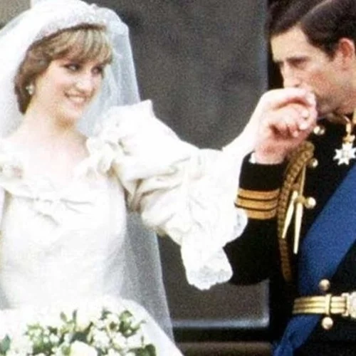 Δανία | Η σαμπάνια του γάμου της Νταϊάνα και του Καρόλου δεν βρήκε αγοραστή