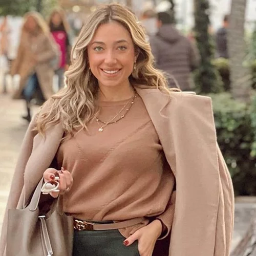 Η Δώρα Κατσικογιάννη στο Missbloom | Η αλάνθαστη στιλιστική συμβουλή που ακολουθεί για μία κομψή εμφάνιση