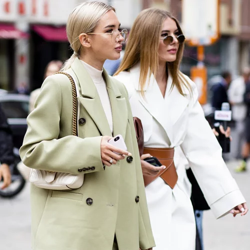 Nail Art Άνοιξη '23 | 10 κομψά και μίνιμαλ σχέδια για σένα που έχεις κοντά νύχια