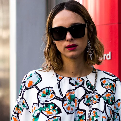 Θα γίνεις νονά το καλοκαίρι; 5 tips για να ξεχωρίσεις με το στιλ σου