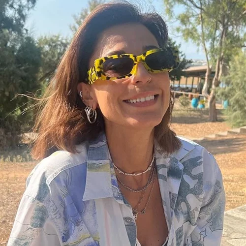 Η Κατερίνα Παπουτσάκη με το σύνολο που μπορείς να φορέσεις σε κάθε βραδινή περίσταση αυτή την εποχή