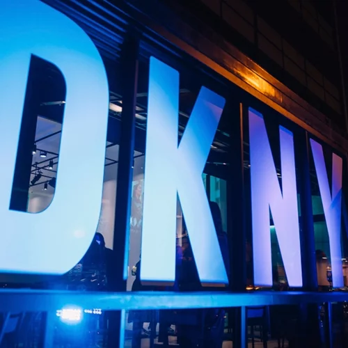DKNY | Το φαντασμαγορικό fashion event του εμβληματικού νεοϋορκέζικου brand που ανανεώνεται και επανατοποθετείται!