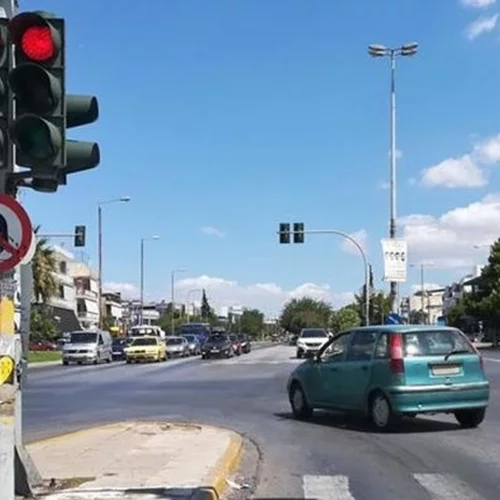 Περιφέρεια Αττικής | Η διάρκεια των φαναριών θα ρυθμίζεται από τη Google - Στρατηγική συμφωνία για τη ρύθμιση κυκλοφορίας