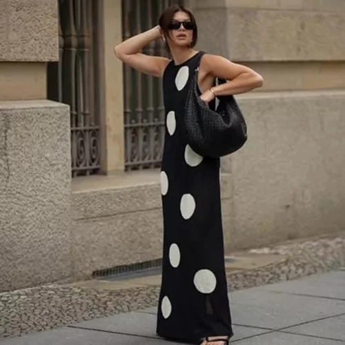 Αυτό το άρωμα έχει νότες αλατισμένης καρύδας και είναι η απόλυτη επιλογή για τα θερμά βράδια του καλοκαιριού