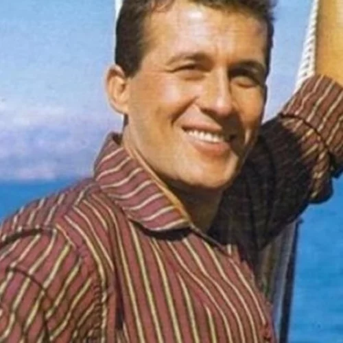 Ο άγνωστος δεύτερος γάμος του Δημήτρη Παπαμιχαήλ με τη Νανά Ειλικρινή