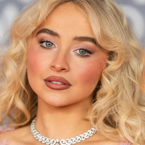 Boyfriend Blush | Το νέο trend στο ρουζ που σε κάνει να δείχνεις ερωτευμένη και πιο φρέσκια από ποτέ