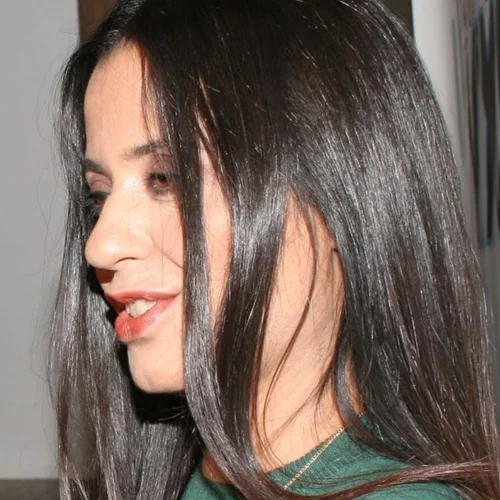 Καλοκαιρινή εμφάνιση για τη Μαρία Τζομπανάκη | Με πολύχρωμο καφτάνι