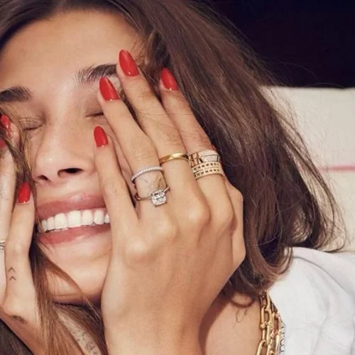 Valentine's Day | Βρήκαμε τα πιο εντυπωσιακά μονόπετρα αρραβώνων των celebrities