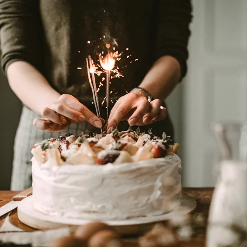 Εορτολόγιο | Ποιοι γιορτάζουν σήμερα, Δευτέρα 24 Οκτωβρίου