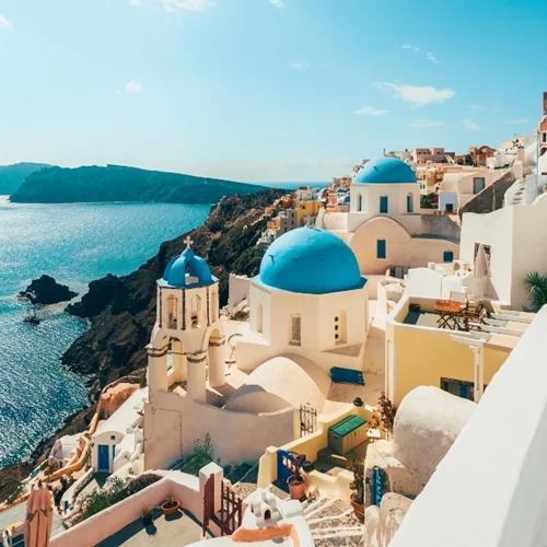 Σπάει το ένα ρεκόρ μετά το άλλο ο τουρισμός στις Κυκλάδες - Δυσεύρετα τα δωμάτια τον Αύγουστο