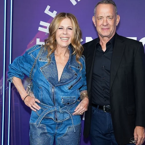 O Tom Hanks και η Rita Wilson γιορτάζουν 37 χρόνια γάμου | Η φωτογραφία με άρωμα Ελλάδας