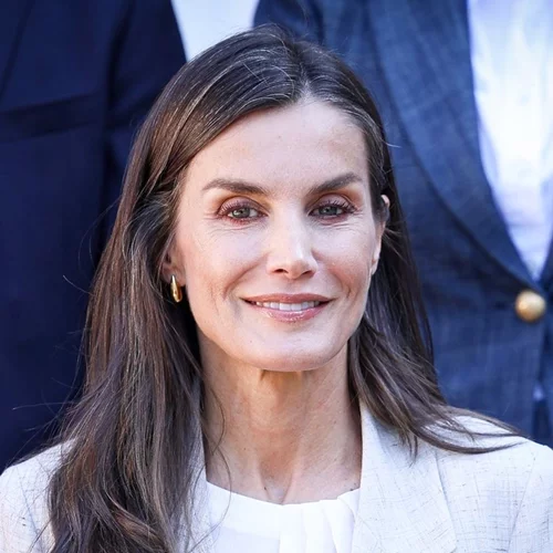 Letizia της Ισπανίας | Με το διαχρονικό jacket που αναβαθμίζει ανέξοδα μία εμφάνιση γραφείου