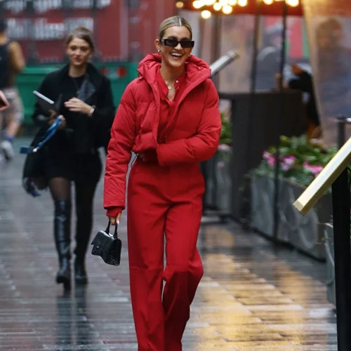 Zara, H&M, Mango, Marks & Spencer | Τα κομψά μπουφάν που θα σε κρατήσουν ζεστή φέτος τον χειμώνα