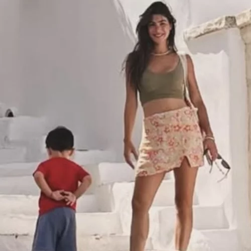 Το φωτογραφικό άλμπουμ της Χρύσας Μιχαλοπούλου από τις διακοπές στη Νάξο με τον γιο της