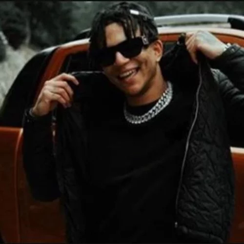 Κολωνός | Άγριος καβγάς με μαχαίρια στη Λένορμαν με πρωταγωνιστή τον ράπερ Thug Slime - Δύο τραυματίες