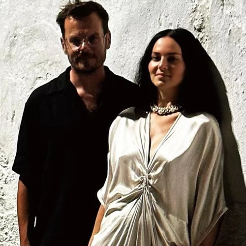 Ζενεβιέβ Μαζαρί | Ο άνδρας της είχε γενέθλια και εκείνη είναι το δώρο