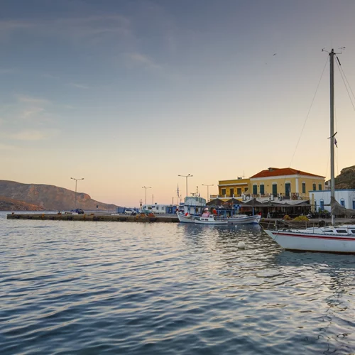 Μεγάλη επιχείρηση διάσωσης ανοιχτά της Λέρου | Διασώθηκαν 68 μετανάστες - Μεταφέρονται στη Λέρο