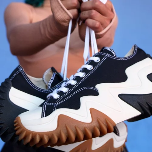 Αυτά τα sneakers θέλουμε να τα αποκτήσουμε