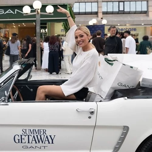 H Γλυφάδα έγινε το απόλυτο καλοκαιρινό σκηνικό για το νέο κατάστημα GANT