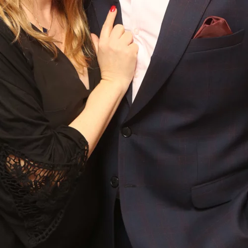 Γνωστό ζευγάρι της ελληνικής showbiz παντρεύεται στη Μύκονο έπειτα από δύο αναβολές