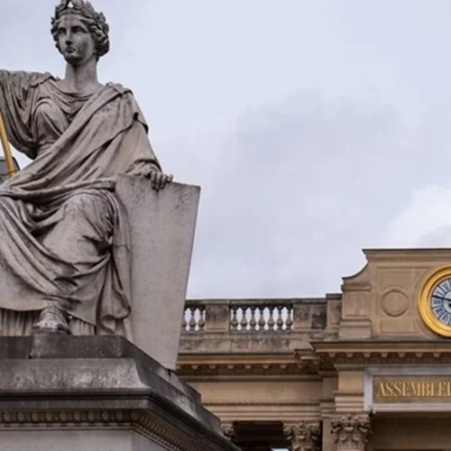 Ιστορική μέρα για τη Γαλλία | Κατοχυρώθηκε συνταγματικά το δικαίωμα στην άμβλωση