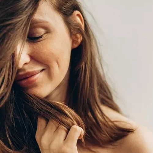 Τι φταίει και σου πέφτουν τα μαλλιά;