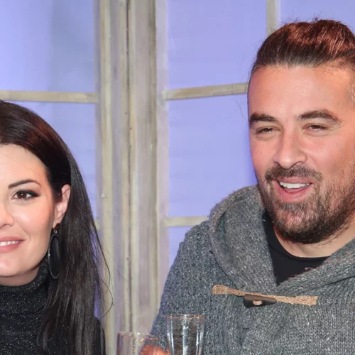 Ισμήνη Αϊβάζη | Σπάνιες φωτογραφίες της 12χρονης κόρης του Γιάννη Αϊβάζη και της Μαρίας Κορινθίου