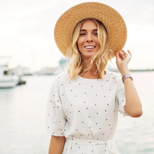 4 στιλιστικές συμβουλές για τα looks των διακοπών ώστε να είσαι καλοντυμένη από το πρωί μέχρι το βράδυ