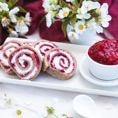 Άγιος Βαλεντίνος | Τα Red Velvet Cinnamon Rolls που θα κάνουν τον σύντροφό σου να σε ξαναερωτευθεί