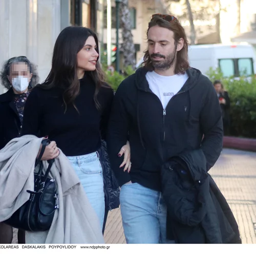 Δανάη Παππά - Λάμπρος Λάζαρης | Η βόλτα του ζευγαριού στο κέντρο της Αθήνας