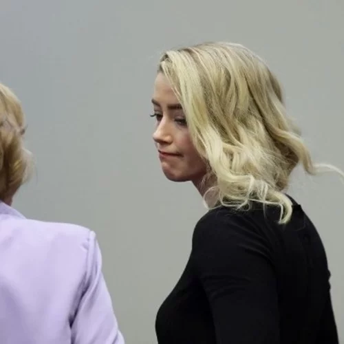 Η Amber Heard ετοιμάζεται να υποδεχθεί το δεύτερο παιδί της