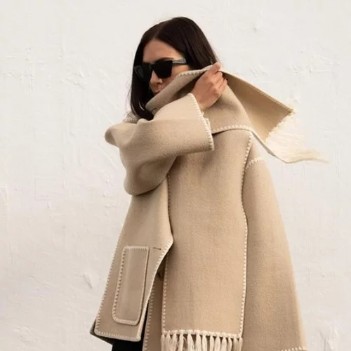 Η μεγάλη τάση στα πανωφόρια είναι η scarf-coat | Βρήκαμε τα σχέδια που θα φορέσεις φέτος