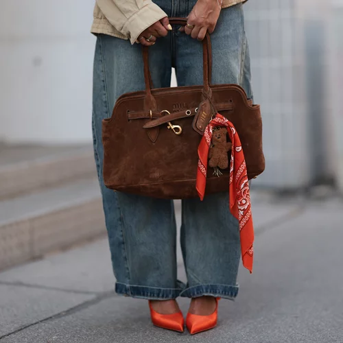 Burgundy nails | Το πιο chic comeback στο φθινοπωρινό μανικιούρ