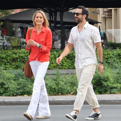 Tατιάνα Μπλάτνικ – Σάκης Τανιμανίδης | Βόλτα στο κέντρο της Αθήνας