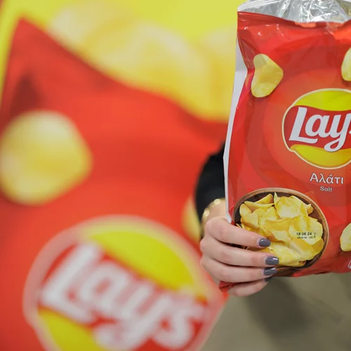 Πώς παρασκευάζονται τα αγαπημένα μας πατατάκια Lay's;