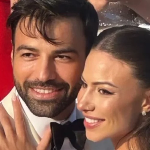 Αντρέας Γεωργίου και Σιμώνη Χριστοδούλου με ασορτί denim looks