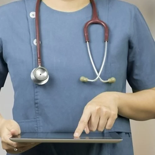 Η πρώιμη έναρξη της περιόδου συνδέεται με αυξημένο κίνδυνο διαβήτη και εγκεφαλικού