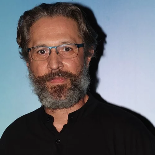 Αιμίλιος Χειλάκης: "Η Τέχνη προτείνει, δεν απαντά"