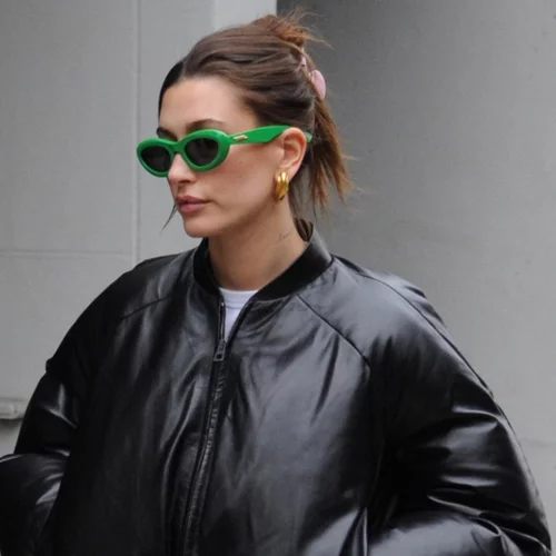 Το μπουφάν που αγαπούν τα it-girls της μόδας