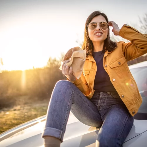 Δέκα υγιεινά σνακ που μπορείς να έχεις στην τσάντα σου όταν ταξιδεύεις