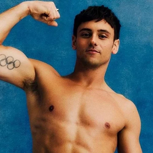 Tom Daley, ο βρετανός Ολυμπιονίκης που πλέκει όταν δεν προπονείται για τους Ολυμπιακούς Αγώνες