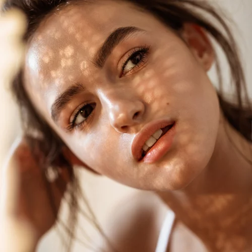 Σε ταλαιπωρούν σημάδια ή ουλές σε πρόσωπο και σώμα; Δες πώς θα τις αντιμετωπίσεις αποτελεσματικά