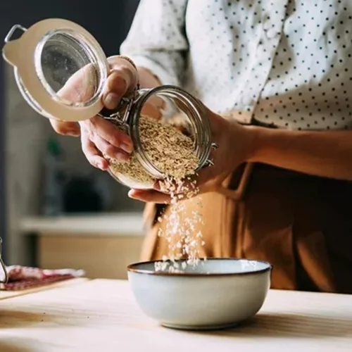 7 τροφές που θα σε βοηθήσουν να πας τουαλέτα ASAP (εκτός από τη βρώμη!)