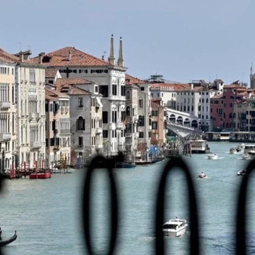 Πωλήθηκε το "καταραμένο μέγαρο" της Βενετίας "Κα Ντάριο"